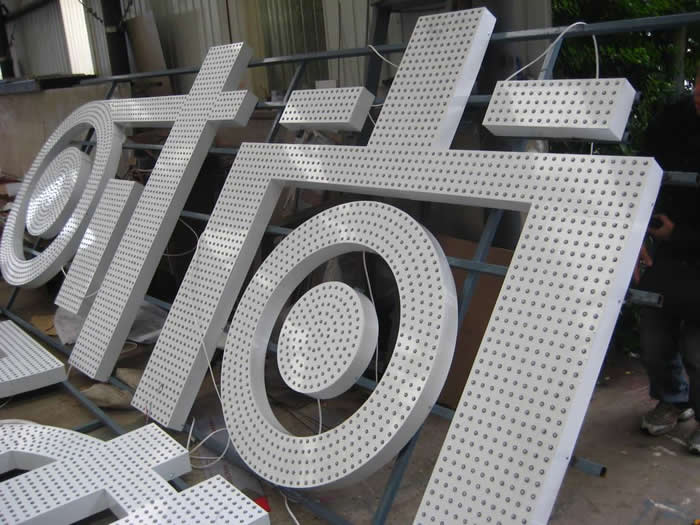 外露發(fā)光字制作公司